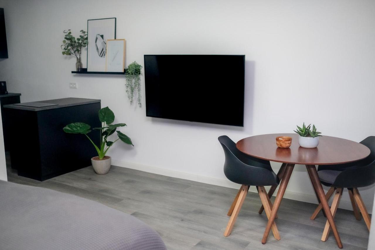 Port 1 - Exklusives City Apartment เบรเมอร์ฮาเฟิน ภายนอก รูปภาพ