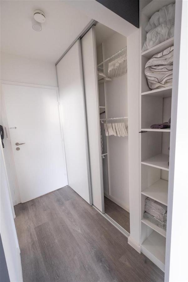 Port 1 - Exklusives City Apartment เบรเมอร์ฮาเฟิน ภายนอก รูปภาพ